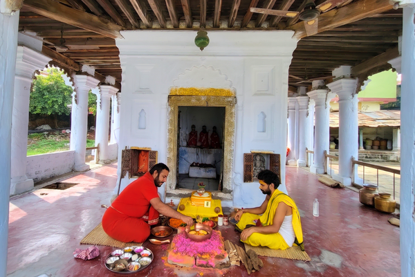 Book Online Guru Chandal Dosh Nivaran Puja​ 03